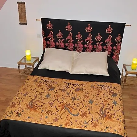 Les Deux Tours Bed & Breakfast 4*