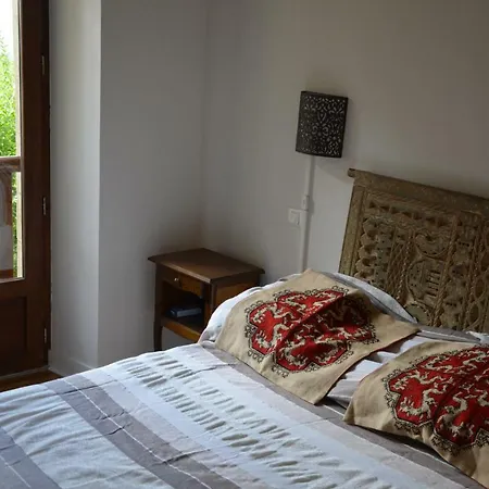 Les Deux Tours Bed & Breakfast 4*