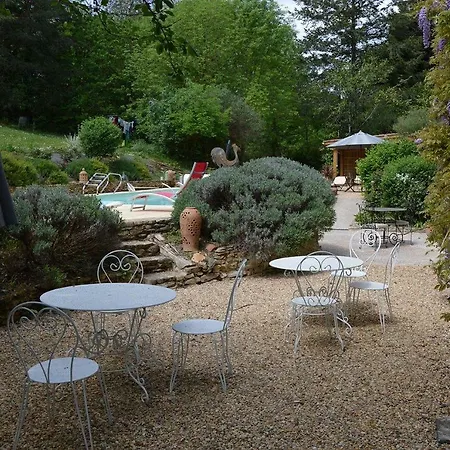 Les Deux Tours Couette-café 4*